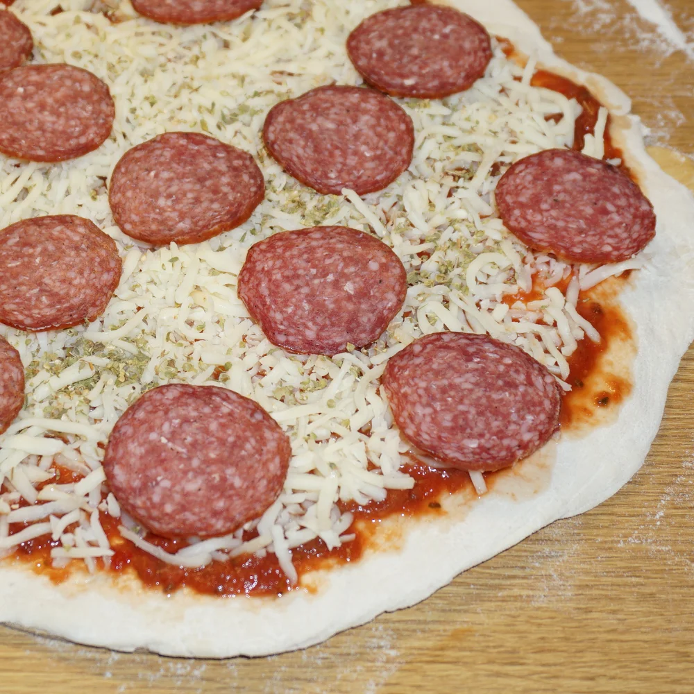 AlpenSepp Salami on a pizza