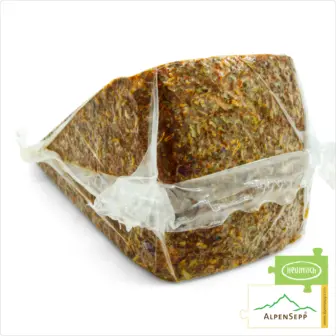 CHILI CHEESE | CHILIKÄSE | 100% tangy and spicy taste guarantee with a bold chili character | Lactose-free Austrian DELUXE semi-hard cheese, directly from the cheese cellar 17 CHILI CHEESE | 100% tangy and spicy taste guarantee with a bold chili character | Lactose-free Austrian DELUXE semi-hard cheese, directly from the cheese cellar