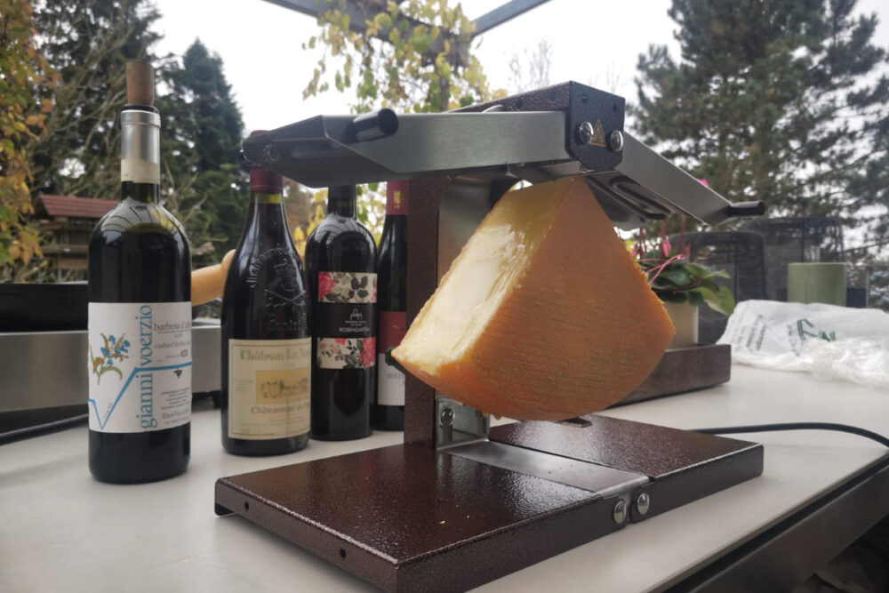 Louis Tellier Raclette Grill Review with semihard cheese